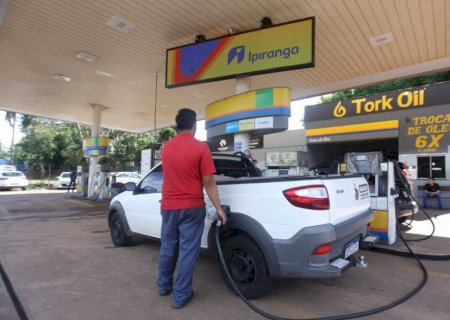 Em meio a disparada de preços Procon fiscaliza bandeira de postos