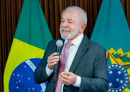 Lula em reunião ministerial: política virou negócio e tem preço alto