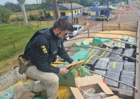 Casal que saiu de MS com crian&ccedil;a de 9 anos &eacute; preso com carga recorde de maconha