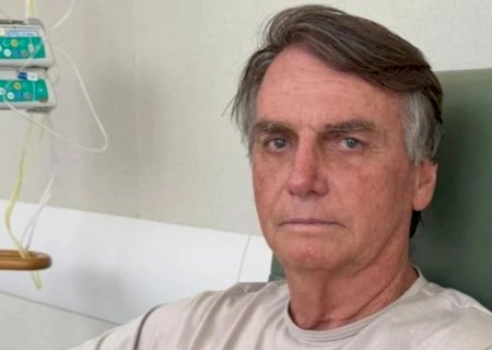 Médico de Bolsonaro descarta cirurgia por ora, mas não estima prazo de alta