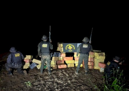 Carga de 1,5 tonelada de maconha é apreendida às margens do Rio Apa