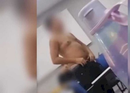 Estudante surta e tira a roupa em sala em universidade (vídeo)