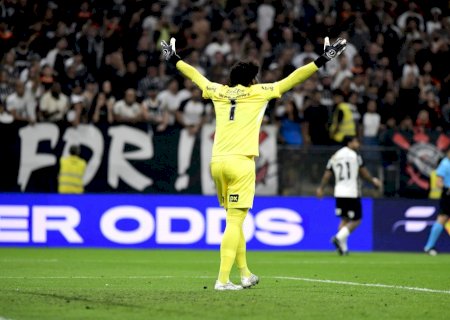 Hugo Souza valoriza empate do Corinthians em Dérbi, mas critica árbitro: "Apitou para um lado só"