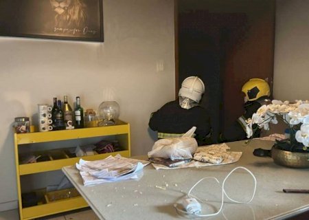 Princípio de incêndio em residência assusta moradores no Rita Vieira