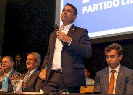 Valdemar entra em campo para conter crise entre Eduardo e Nikolas: 'Essa eleição vai ser na casca