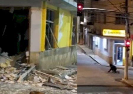 Criminosos explodem cofre de banco e fogem jogando pregos em MG