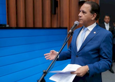 Assembleia Legislativa aprova Diploma de Ilustre Visitante a Flávio Bolsonaro