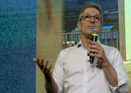 ‘Quem estiver do lado de corrupto não conte comigo’, diz Zema sobre Flávio