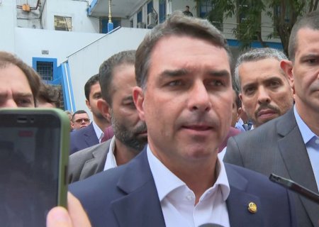 Flávio Bolsonaro diz que Zema se precipitou ao criticar áudios
