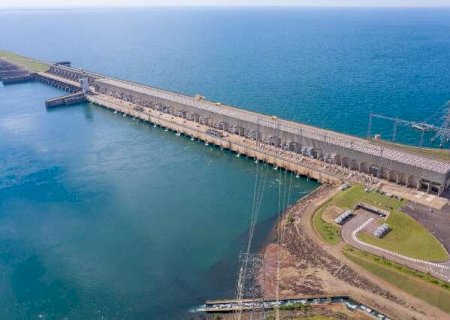 Menos &aacute;gua no Rio Paran&aacute;: usina reduz vaz&atilde;o para enfrentar per&iacute;odo de seca