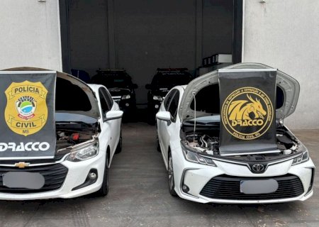 Operação na BR-060 prende dupla em carro com restrição rumo à fronteira