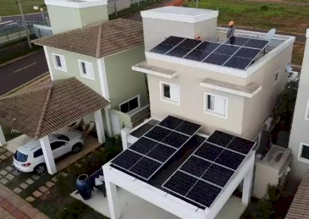 Contas de energia ter&atilde;o detalhamento para consumidores com placas solares
