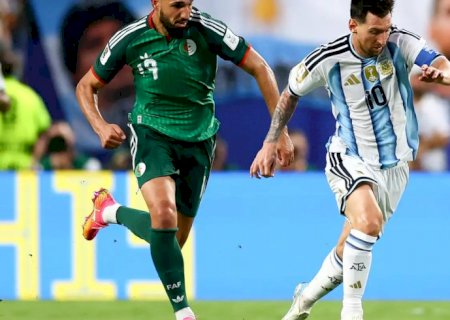 Messi vira maior artilheiro das copas e lidera Argentina em estreia
