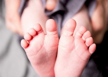 B3bê de 3 meses morr3 em hospital e pais são presos suspeitos de maus-tratos no MS