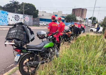 Motoentregador fica em estado grave ao atropelar morador de rua na Zahran