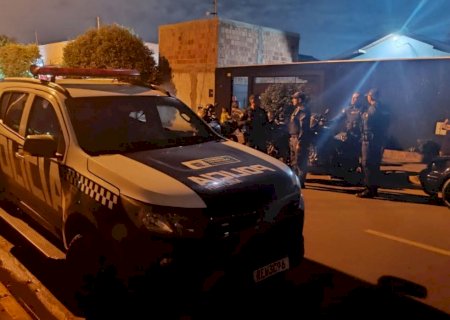 Dourado - Após perseguição e troca de tiros, homem é baleado