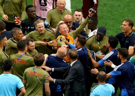 Canadá x Catar termina com confusão entre comissões técnicas; veja imagens