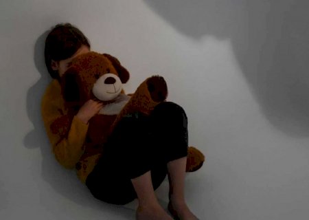 Padrasto é condenado a mais de 18 anos de prisão por estupro de entedeada de 6 anos