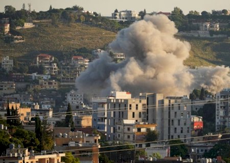 EUA atacam instalações iranianas após Irã lançar drones perto de Ormuz