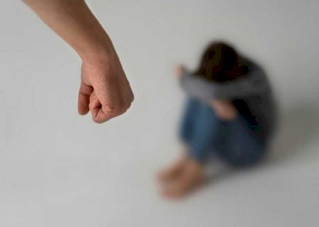 Mulher é agredida com socos e tem dentes quebrados pelo ex no Jardim Anache