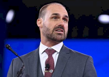 PF decide demitir Eduardo Bolsonaro por abandono de cargo