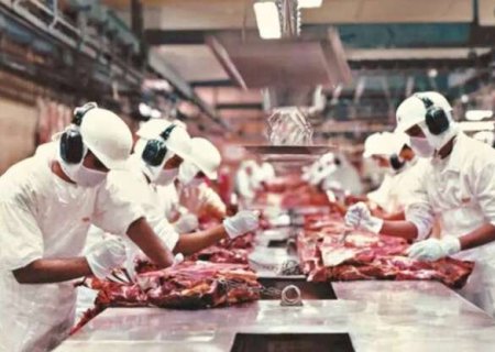 No limite de cota para China, dois frigor&iacute;ficos de MS d&atilde;o f&eacute;rias coletivas