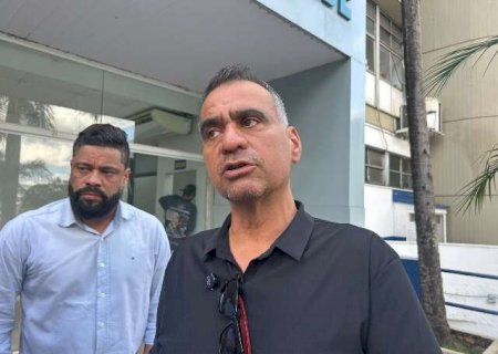 Professores deixam reuni&atilde;o sem acordo e d&atilde;o prazo para Prefeitura evitar greve