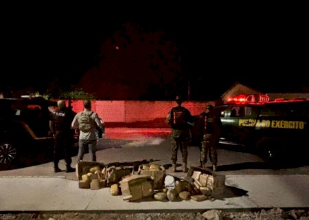Quatro são presos e mais de 100kg de maconha apreendios em ação na fronteira