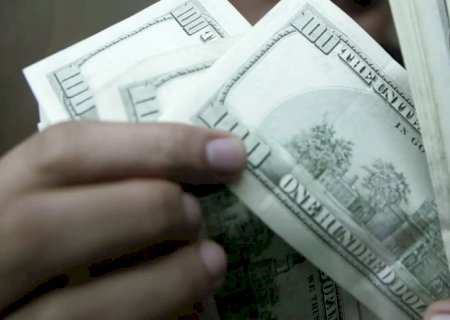 Dólar aproxima-se de R$ 5,17, com notícias do exterior e eleições