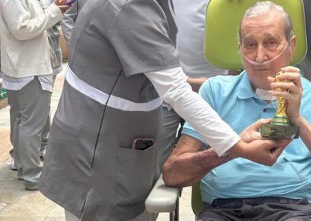 Ex-técnico da Seleção, Parreira recebe alta após 80 dias internado