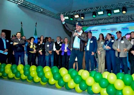 Capitão Contar assina carta com compromissos de pautas cristãs em Campo Grande