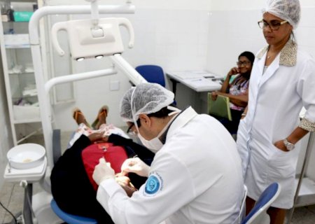 Projeto fixa piso salarial de R$ 3.624 para auxiliares médicos e odontológicos