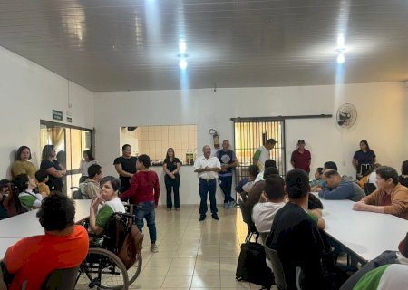 Itaporã - Café com o Servidor chega à APAE e promove encontro marcado por conversa, carinho e acolhimento