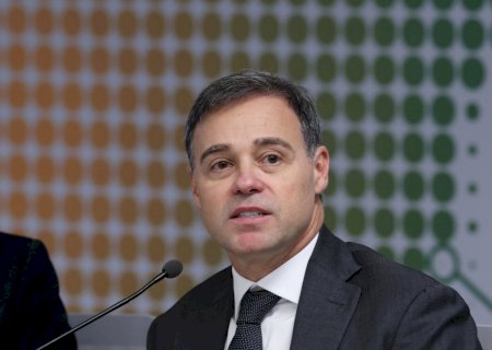 André Mendonça recorre a precedentes de Moraes para justificar afastamento na PF