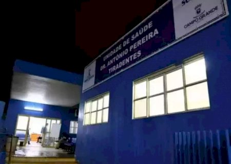 Menino de 12 anos é esfaqueado por colega ao sair da escola