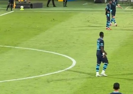 Al-Taawoun é punido com dois jogos sem torcida por provocação com Diogo Jota a Rúben Neves