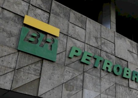 Petrobras batiza primeiro navio a navegar com tripulação 100% feminina