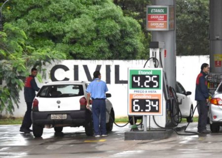 Revendas boicotam consumidores e elevam preço da gasolina
