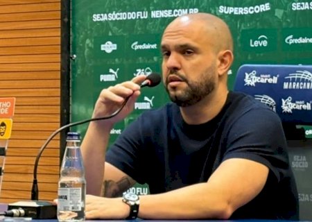 Presidente do Fluminense detona arbitragem contra o Flamengo: "Um lixo, uma m..."