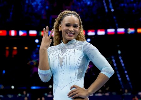 Rebeca Andrade é tricampeã do salto e conquista 10ª medalha em Mundiais de ginástica