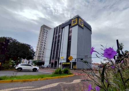 Frente fria mantém domingo chuvoso e com ventos fortes em MS