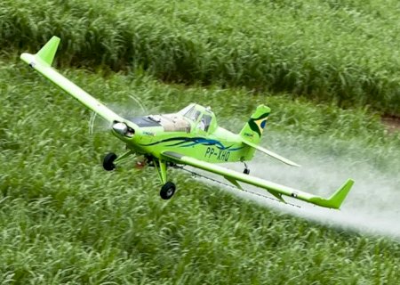 Brasil é 2º maior importador de pesticidas proibidos na UE, diz Oxfam