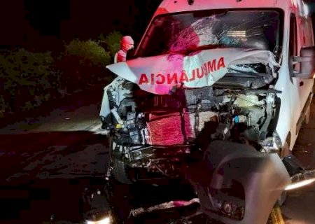 Motociclista morre ap&oacute;s ser atingido por ambul&acirc;ncia em rodovia de Terenos