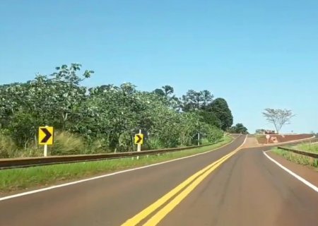 Itaporã: Motoristas desrespeitam sinalização em rotatória próxima ao cemitério e colocam trânsito em risco (Vídeo)