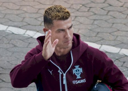 Cristiano Ronaldo é suspenso pela federação portuguesa após abandonar seleção