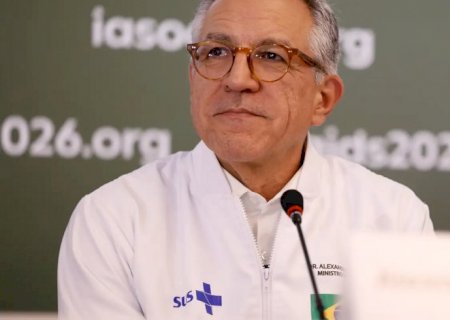 PF desmente Veja; Padilha aciona Justiça sobre fake news contra Lula