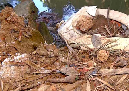 Recém-nascido jogado em córrego no interior de SP luta pela vida